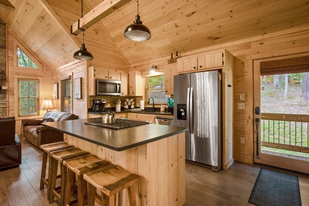 BeauJax Cabin -Fully Equipped Kitchen