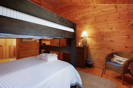 Cartacay River Retreat - Upper Level Guest Suite