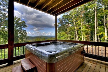 Crows Nest - Covered Hot Tub