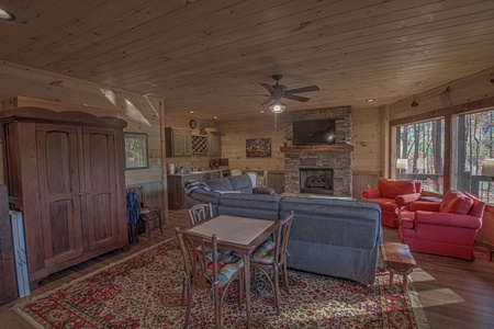 Laurel Breeze - Lower Level Entertainment Area