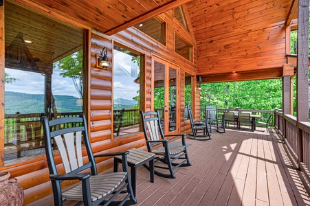 Moonlight Lodge - Entry Level Deck Seating