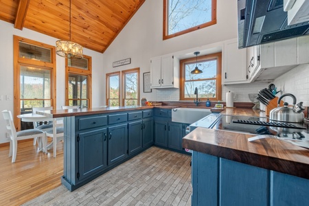 Blue Ridge Bliss - Kitchen