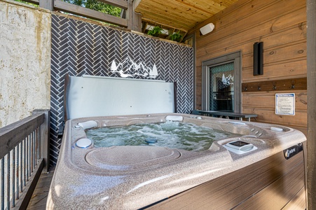 Elevated Escape - Lower Level Deck Hot Tub