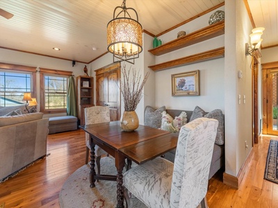 Blue Ridge Cottage - Dining Area