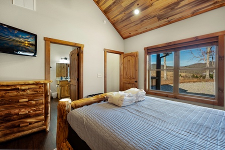 The Peaceful Meadow Cabin- Entry Level Guest Queen Bedroom