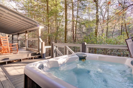 The Barn On Creeks Edge - Hot Tub