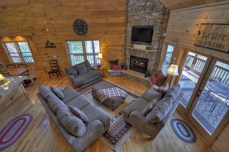 Blue Jay Cabin-living room area