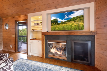 Kricket's Overlook- Living room fireplace and TV nook