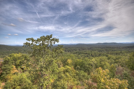 Grand Bluff Retreat- Long range mountain views