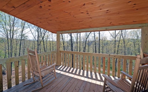 Wood Haven Retreat - Main Level #2 Bedroom Private Deck