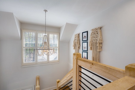 Scenic Ridge - Upstairs Staircase Decor