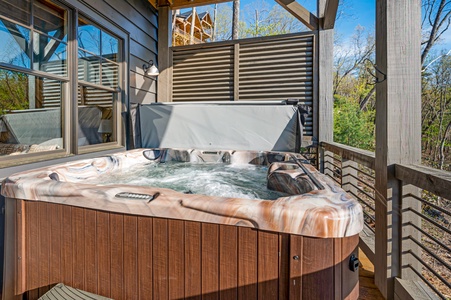 Mountain Air - Lower-Level Deck Hot Tub