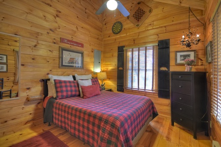 Anglers Rest-  Queen bedroom 2