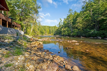 Rivers D Lite peaceful river front cabin