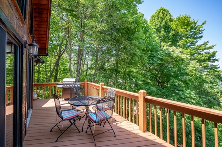 Early Rise- Entry Level Deck Dining Area