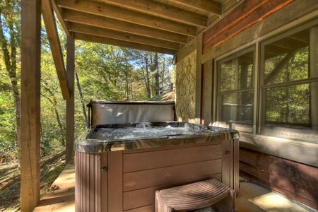 Creekside Bend- Hot tub