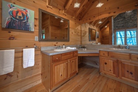 Misty Mountain Escape - Upper Level King Primary Suite Bathroom
