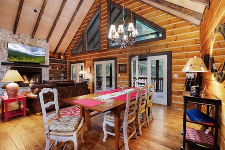 Mountaintown Creek Lodge - Dining Area