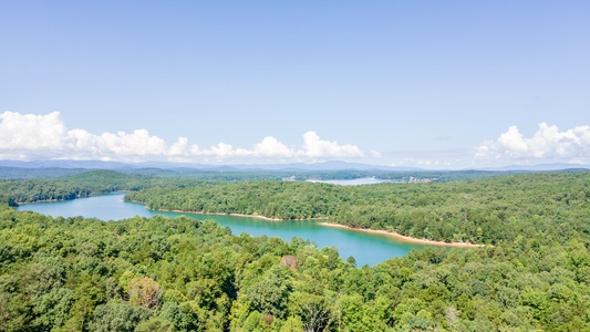 Awesome Retreat- Long range aerial mountain views