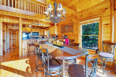 Panoramic Paradise: Dining Area