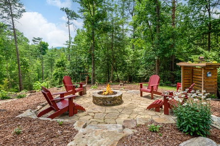 Three Loves Cabin - Stone Laid Firepit