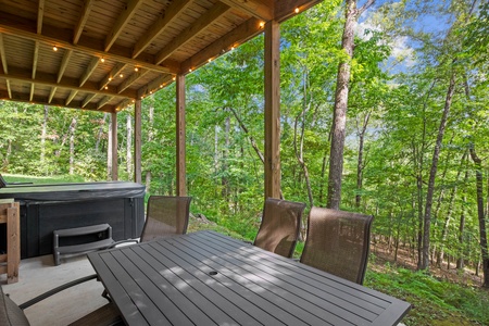 BeauJax Cabin - Lower Level Patio