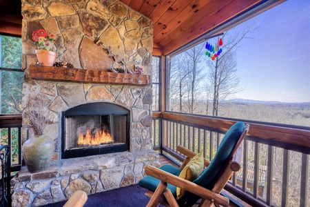 Mountain Melody - Screened in Fireplace