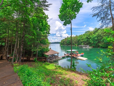 Gleesome Inn- Perspective view of Lake Blue Ridge and dock
