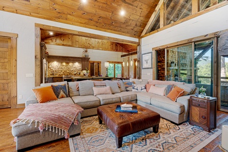 Copperline Lodge -Open Concept