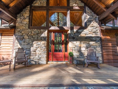 Stone Creek Lodge - Front View