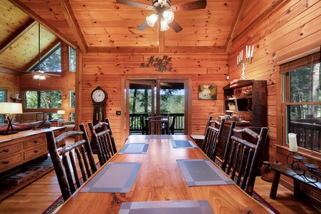 Hazy Hideaway - Entry Level Dining Room