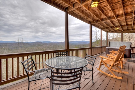 Amazing View- Outdoor breakfast table and chairs