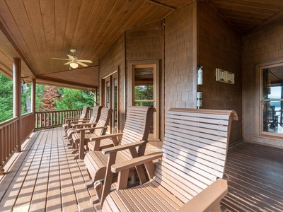 Medley Sunset Cove - Entry Level Deck Seating