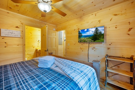 Trail Side Retreat: Master Bedroom