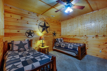 Papa Bear's Den - Lower Level Twin Bedroom