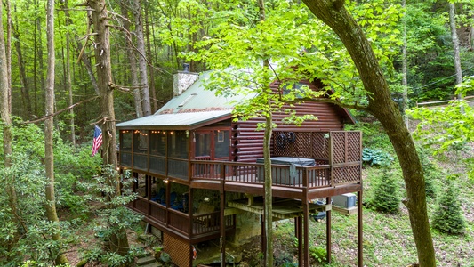 Tuckaway Cave - View of Cabin (2)