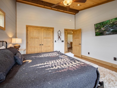 Dream Catcher- upper level Bedroom