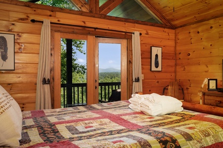 Feather Ridge - King Suite with Private Balcony