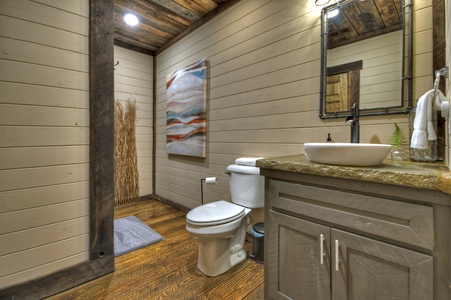 A Stoney River - Lower Level Bathroom