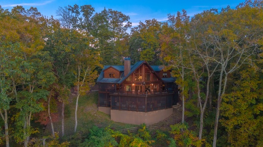 Saddle Lodge - Cabin with Wrap-Around Deck