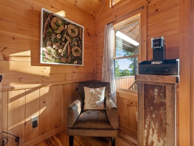 Soaring Hawk Lodge - Upper Level Master Bedroom