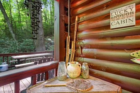 Tuckaway Cave - Main Level Screened In Deck Overlooking Fightingtown Creek