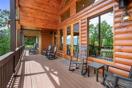 Moonlight Lodge - Entry Level Deck Seating