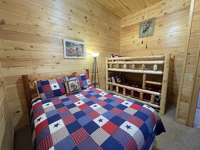 Panoramic Paradise: Lower-level Bunkroom