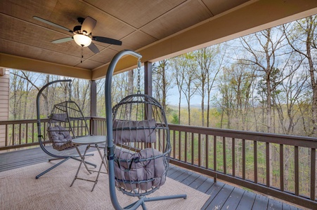 Scenic Ridge - Upper-level Primary Private Balcony