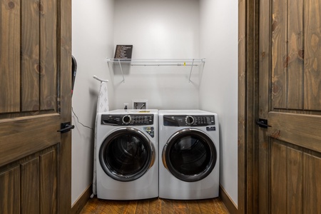 Blue Run - Lower Level Laundry Room