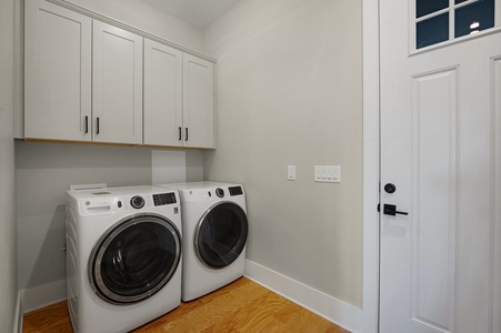The Downtown Sanctuary - Entry Level Laundry Area