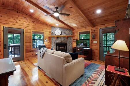 Creek Music Cabin - Living Room