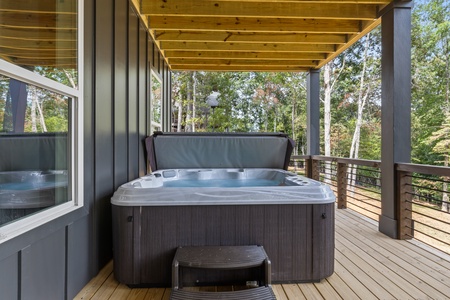 Deer Crossing - Lower Level Covered Hot Tub