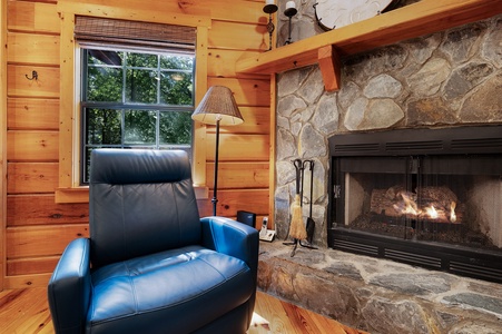 Melody Creek Cabin - Living Room